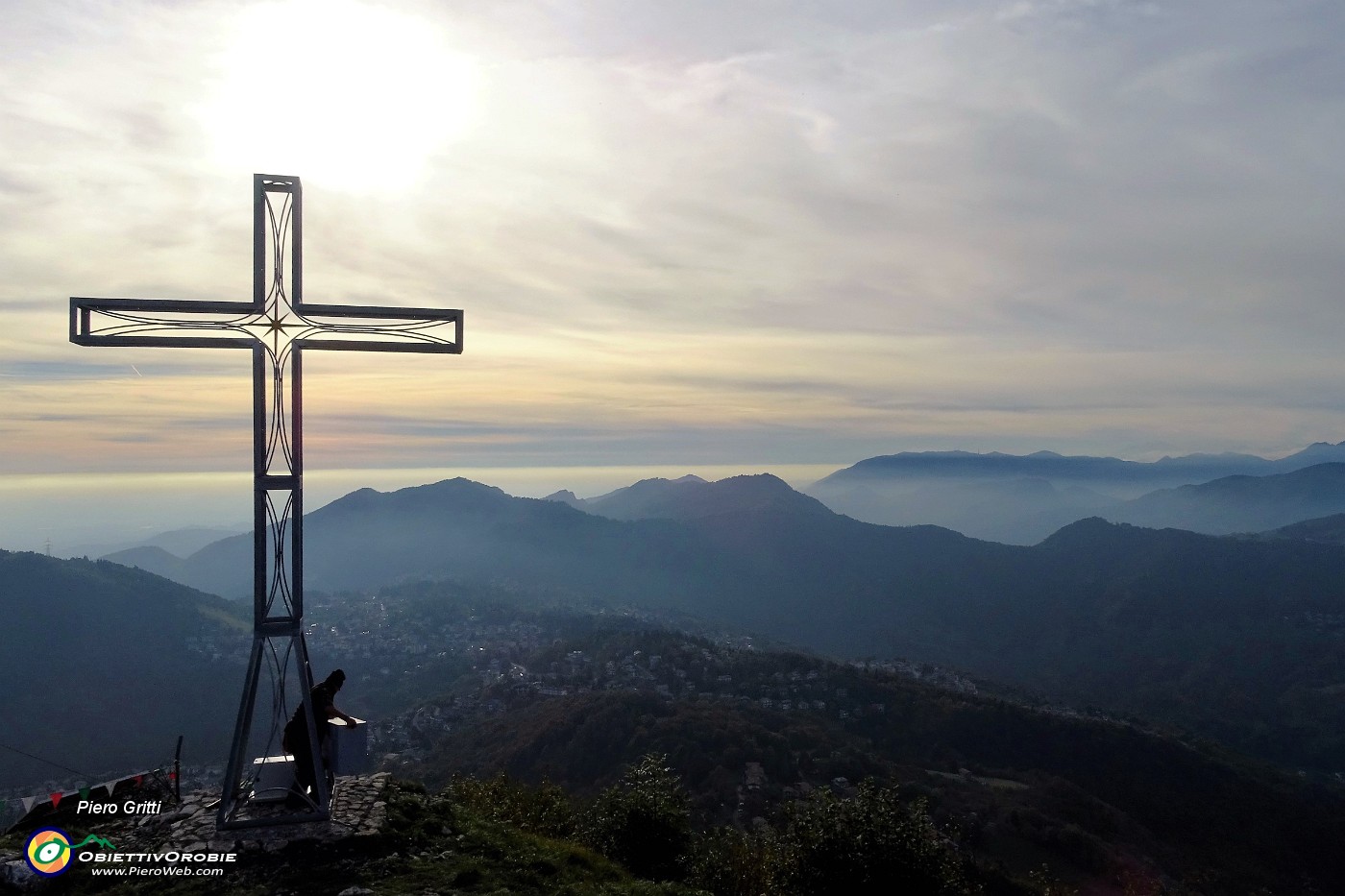 03 La nuova croce in Cornagera (1311 m).JPG